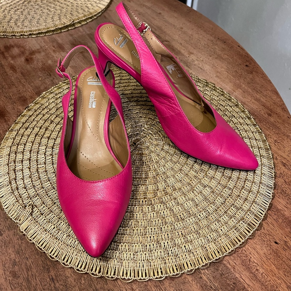 Clark’s Women’s 8.5M hot pink sling back heels